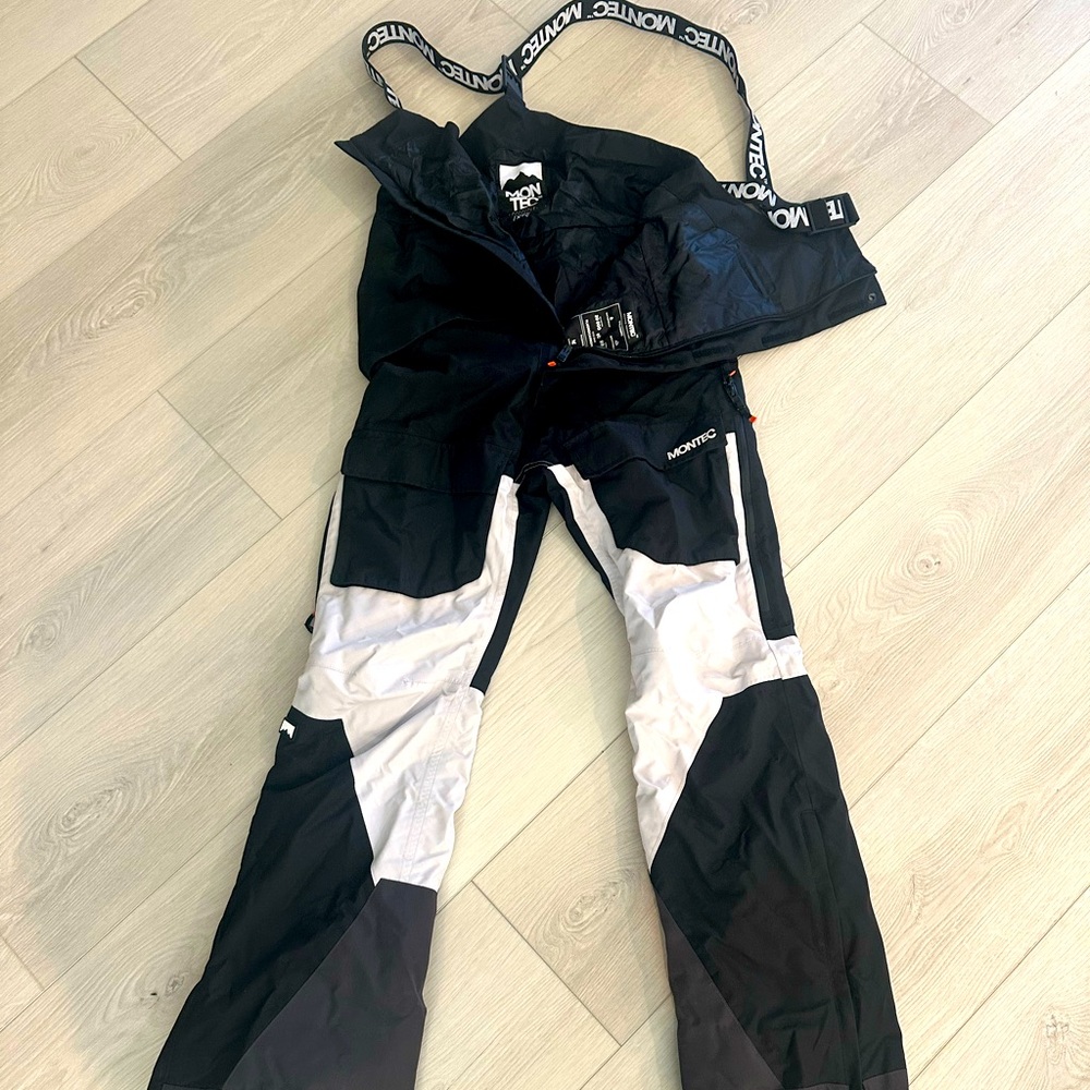 Montec snow boarding/ski bib size xs
